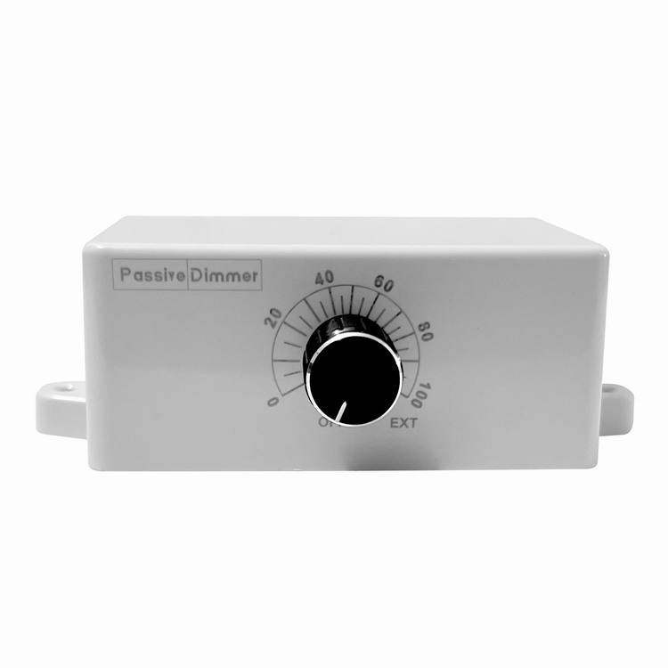 Plant light controller with 1 and 2 dimming channels