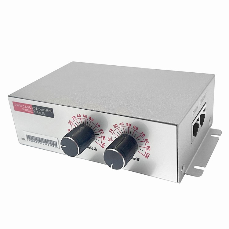 Plant lamp controller PWM cascade dimmer